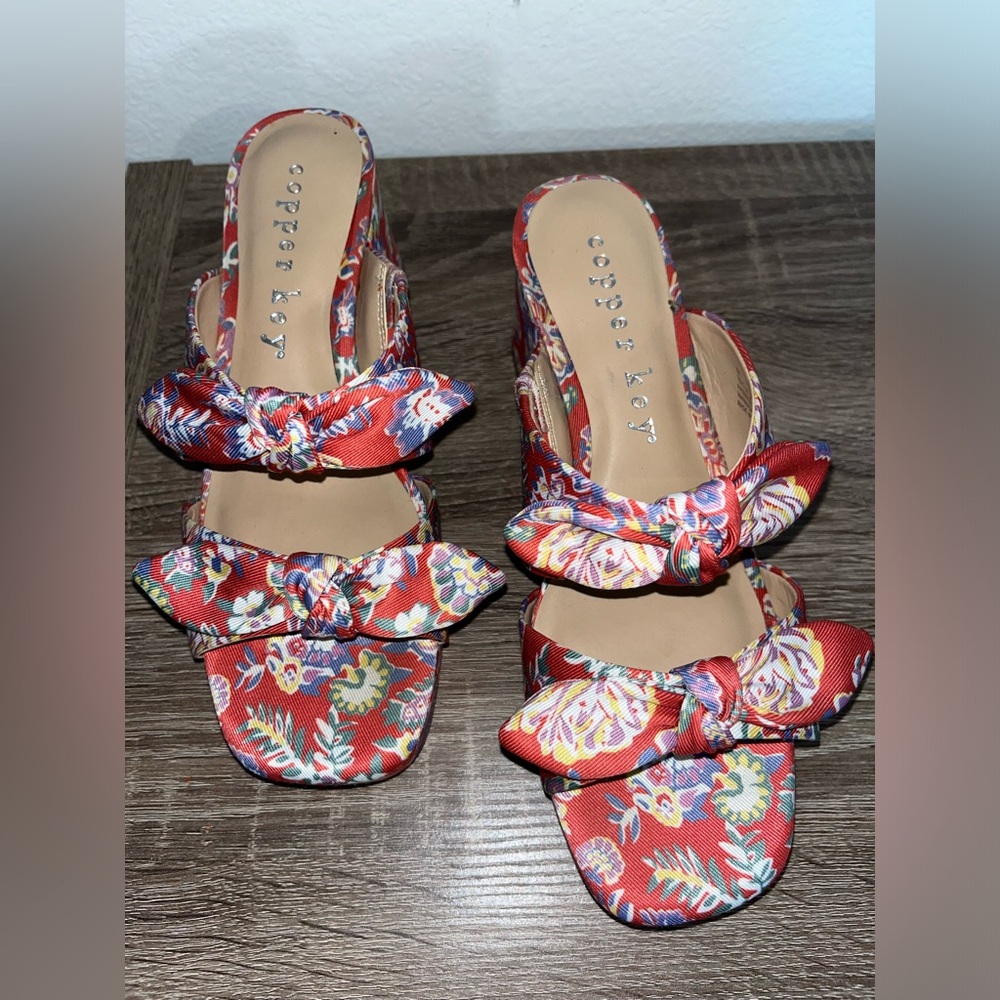 Copper Key Retro Eclectic Floral Bow Ties Knots Summer Vibrant Block Heels Sz 6